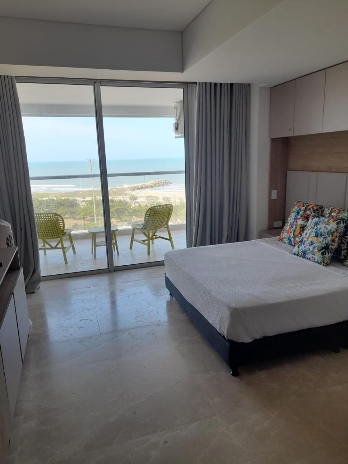 Cartagena Beach Resort Hotel 5*